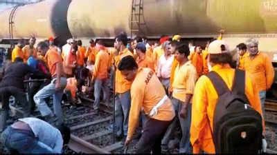 UP: 5 loaded fuel tankers derail, hit Jhansi route | Lucknow News ...