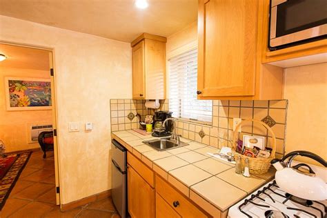 BLUE IGUANA INN (Ojai) - B&B Reviews, Photos, Rate Comparison - Tripadvisor