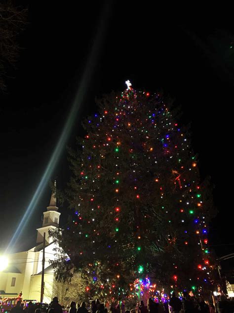 20 Heartwarming Funeral Home Holiday Traditions - ASD Answering Service