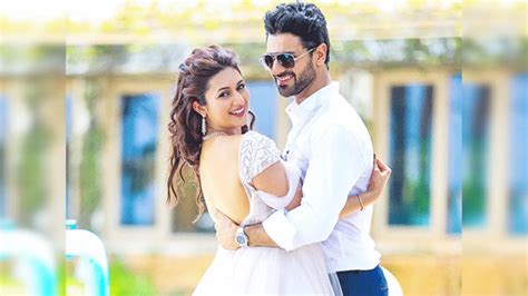 Divyanka tripathi Vivek Dahiya wedding anniversary photos