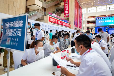 万人专场！银川这场招聘会场面太火爆-宁夏新闻网