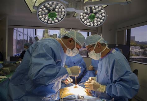 What is multiple symmetric lipomatosis? Rare disease makes man look ...