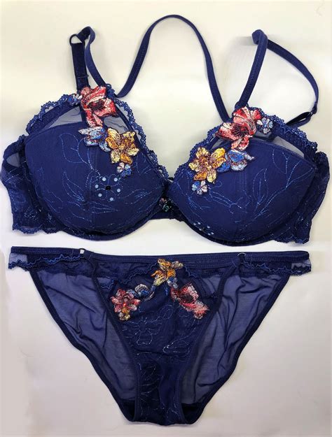Gorgeous Lingerie, Lingerie Outfits, Seductive Lingerie, Bra And ...
