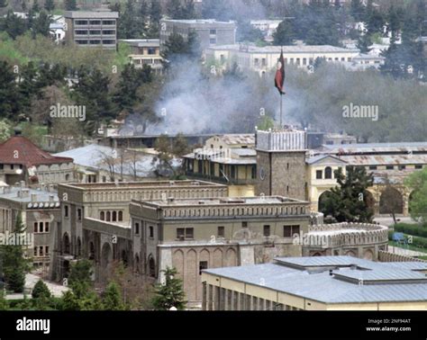 The presidential palace in Kabul, on April 26, 1992 is smoking from ...