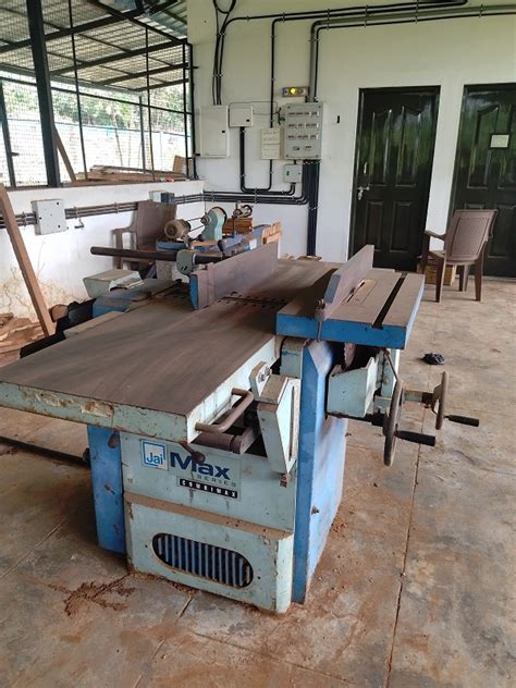 Wood Anatomy Lab | College of Forestry, Thrissur