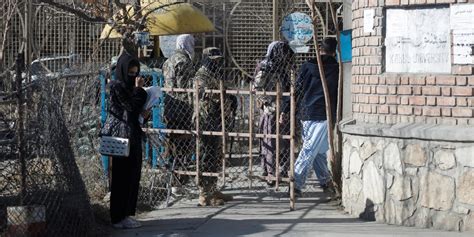 Female Students Turned Away From Afghan Universities After Taliban Ban ...