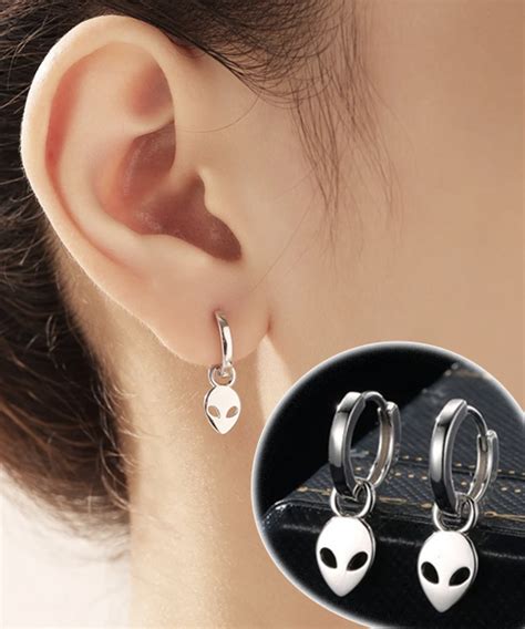 Alien Earrings 的图像结果