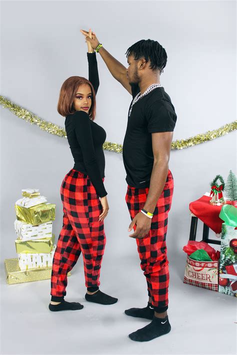 Couple Christmas Photoshoot | Matching christmas outfits, Cute couple ...