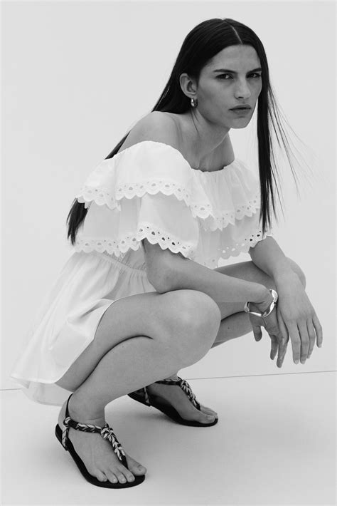 Women's White Broderie anglaise off-the-shoulder playsuit | H&M IN