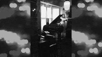 Local People GIF 的图像结果