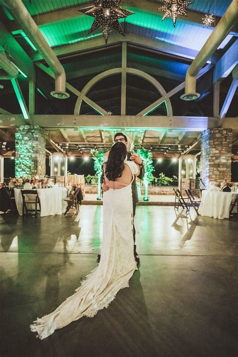 Wolf lakes wedding | Beachweddingtips.com