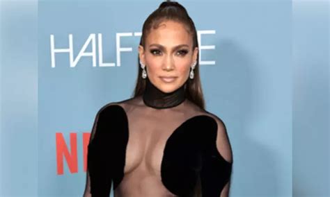 JLo says she didn’t get enough love as child from ‘narcissistic’ mother