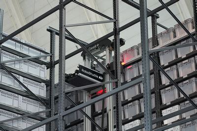 Rezultat imagine pentru Geekplus Roboshuttle