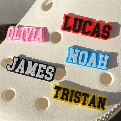 Custom croc charm with text - 3D model by meshminds on Thangs