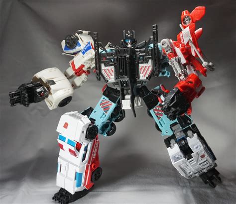 Image result for Combiner Wars Defensor