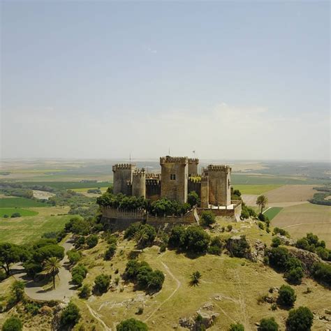 Highgarden, the ancestral home of House Tyrell in Game of Thrones, is ...