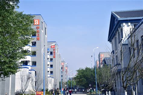 柳州城市职业学院具体地址在哪？学费一年多少宿舍条件好不好？