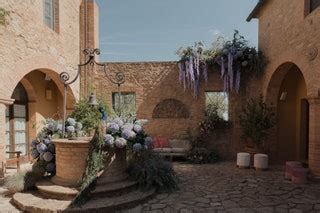 This couple celebrated their Hindu-Catholic tuscany wedding ceremony in ...