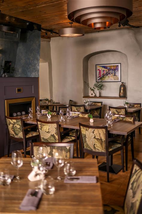 Dining Table For Restaurant