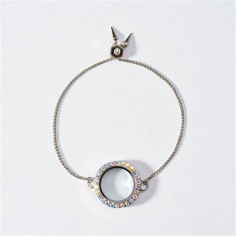 Precious Tinker Twist Soulful Locket String Bracelet – Guvit