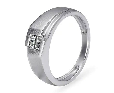 Advantages of Using Platinum Engagement Ring