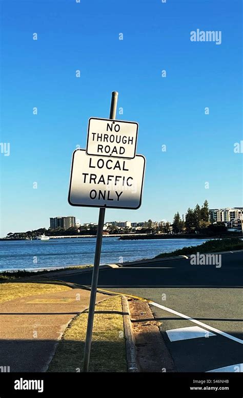 Local Traffic Only Sign 的图像结果