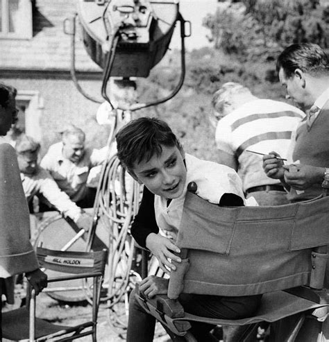 30 Amazing Behind the Scenes Photos of Audrey Hepburn From the Making ...