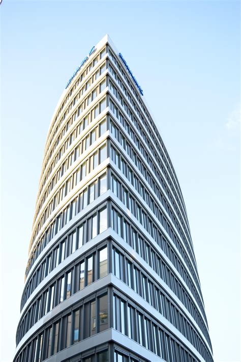 Skyscraper High Resolution 的图像结果