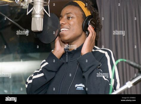 Music Recording Studio Mic 的图像结果