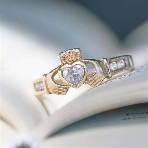 Unveiling The Claddagh Ring: Meaning And Cultural Significance - A ...