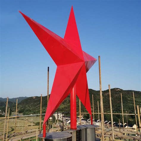 目前世界上较大的五角星不锈钢雕塑——江西瑞金《胜利之门》_曲阳县河北鑫特园林建筑雕塑有限公司