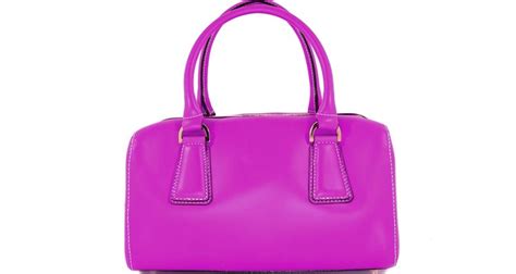 How to Make Your Outfit Go With a Hot Pink Handbag | Our Everyday Life