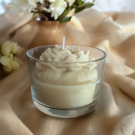 Jasmine Aura Flower Bloom | Scented Candle – MIAAKA