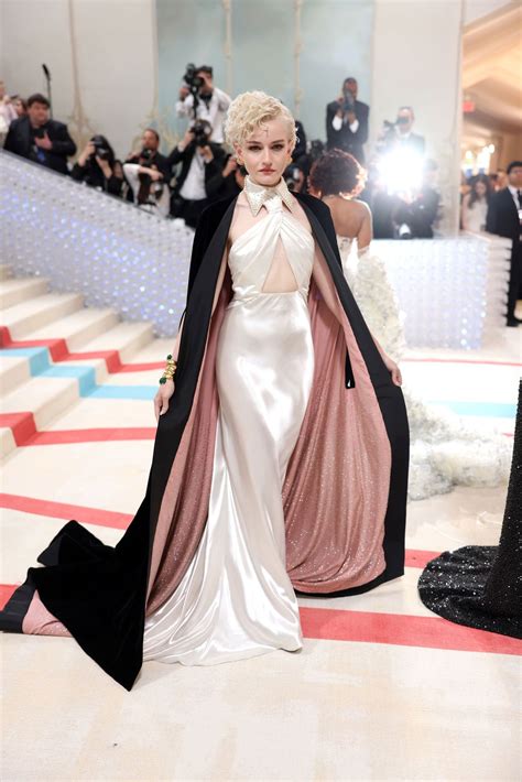 Julia Garner Smoking