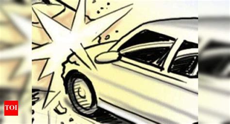 Car collides with rickshaw after hitting median, 2 hurt | Pune News ...