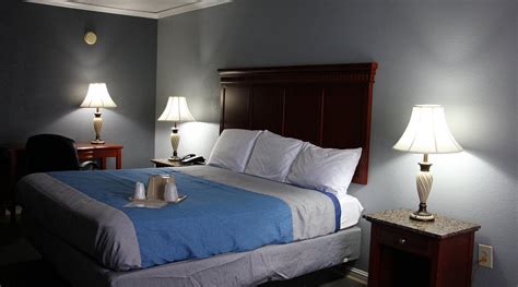 QUARTERS INN & SUITES (Antioch) - Hotel Reviews, Photos, Rate ...