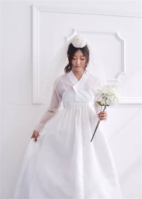 BRIDAL HANBOK – LEEHWA WEDDING & HANBOK