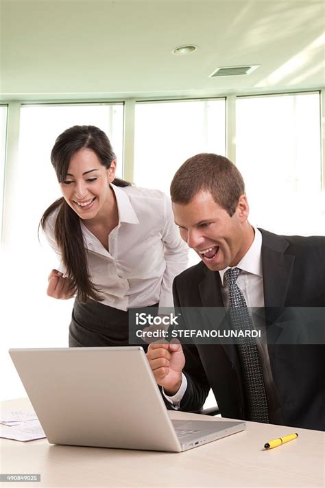 Excited Business People 的图像结果