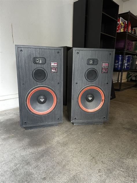 Cerwin Vega Floor Speakers for Sale in Tempe, AZ - OfferUp