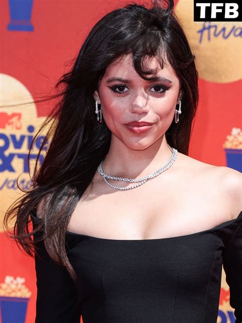 Jenna Ortega Sexy Legs (41 Photos) - Sexy e-Girls🔞