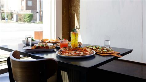 Coastline Artisan Pizzeria Review - First Ward - Houston - The Infatuation