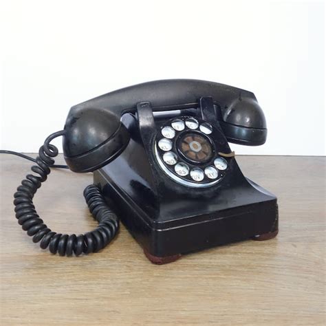 Antique Phone 的图像结果