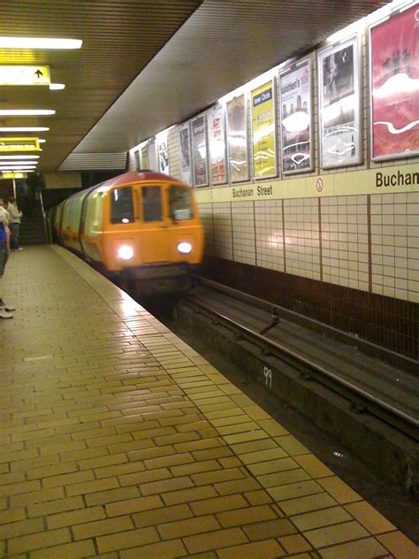 Here comes the train! | Every subway train has a different n… | Flickr