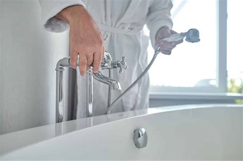 How to Fix a Leaky Bathtub Faucet: A Step-By-Step Guide
