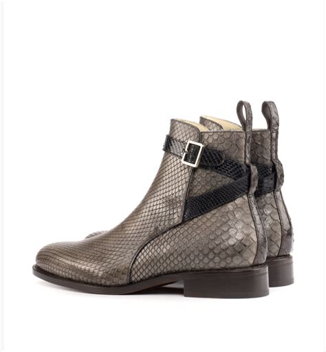 Conditioning Python Leather 的图像结果