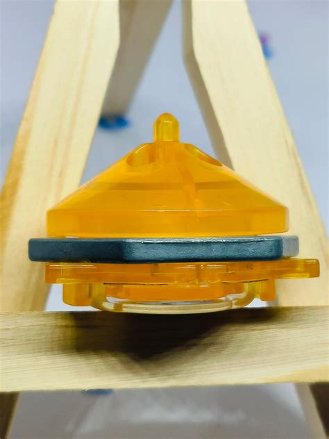 Spark Knight TAKARATOMY BEYBLADE BAKUTEN SHOOT – YOGINSTINCT-COLLECTIBLES