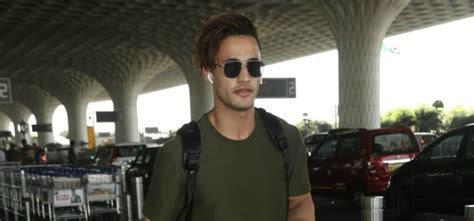 Asim Riaz’s Bio, Age, Relationships, Latest Buzz, Photos & Videos