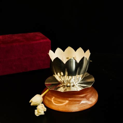 Silver Platted Shanti Deep – https://artecasa.in/