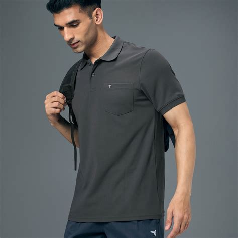 Men Solid Slim Fit Polo T-shirt with MATPIQ