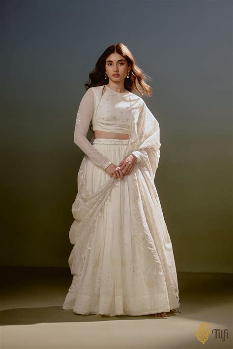 'Inaayat' Off-White Pure Cotton Jamdani Real Zari Banarasi Handloom Le ...